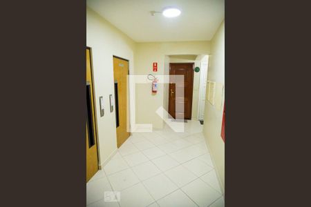 Apartamento à venda com 77m², 3 quartos e 1 vagaHall de entrada / Elevadores