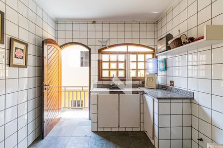 Casa à venda com 270m², 3 quartos e 3 vagas Casa à venda com 270m², 3 quartos e 3 vagasEdícula