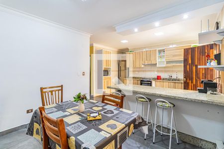 Casa à venda com 270m², 3 quartos e 3 vagas Casa à venda com 270m², 3 quartos e 3 vagasCozinha