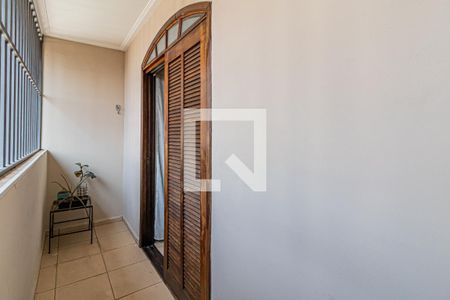 Casa à venda com 270m², 3 quartos e 3 vagas Casa à venda com 270m², 3 quartos e 3 vagasSuite - Varanda