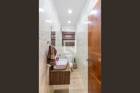 Casa à venda com 270m², 3 quartos e 3 vagas Casa à venda com 270m², 3 quartos e 3 vagasLavabo