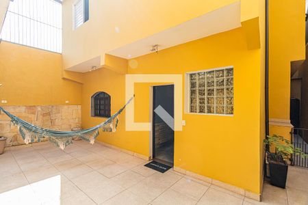 Casa à venda com 270m², 3 quartos e 3 vagas Casa à venda com 270m², 3 quartos e 3 vagasQuintal