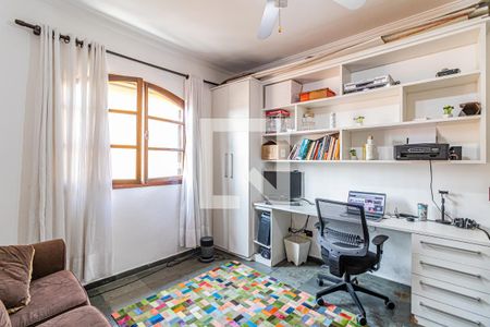 Casa à venda com 270m², 3 quartos e 3 vagas Casa à venda com 270m², 3 quartos e 3 vagasEdícula - Quarto