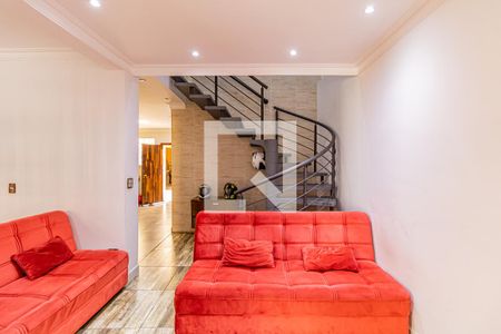 Casa à venda com 270m², 3 quartos e 3 vagas Casa à venda com 270m², 3 quartos e 3 vagasSala