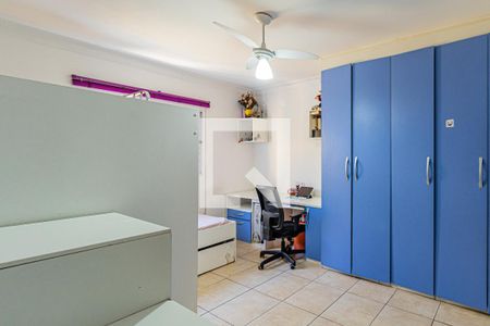 Casa à venda com 270m², 3 quartos e 3 vagas Casa à venda com 270m², 3 quartos e 3 vagasQuarto 02