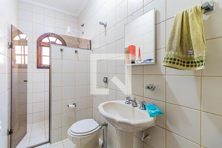 Casa à venda com 270m², 3 quartos e 3 vagas Casa à venda com 270m², 3 quartos e 3 vagasEdícula - Banheiro