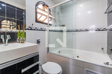 Casa à venda com 270m², 3 quartos e 3 vagas Casa à venda com 270m², 3 quartos e 3 vagasSuite - Banheiro
