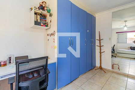 Casa à venda com 270m², 3 quartos e 3 vagas Casa à venda com 270m², 3 quartos e 3 vagasQuarto 02