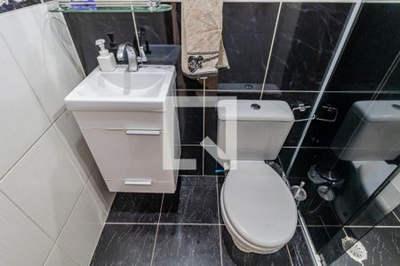 Casa à venda com 270m², 3 quartos e 3 vagas Casa à venda com 270m², 3 quartos e 3 vagasBanheiro social