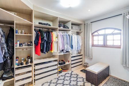 Casa à venda com 270m², 3 quartos e 3 vagas Casa à venda com 270m², 3 quartos e 3 vagasSuite - Closet