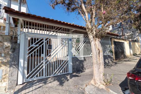 Casa à venda com 280m², 3 quartos e 3 vagasFachada