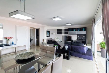 Apartamento à venda com 213m², 4 quartos e 3 vagasSala