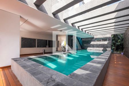 Studio à venda com 30m², 1 quarto e 1 vagaPiscina