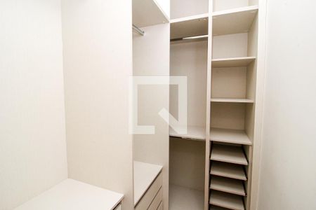Apartamento à venda com 186m², 4 quartos e 2 vagasCloset Suite 3