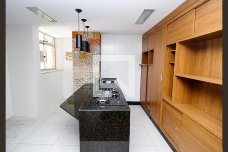 Cozinha de apartamento à venda com 4 quartos, 186m² em Santo Antônio, Belo Horizonte
