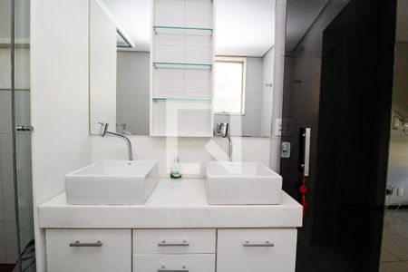 Banheiro Suite 2 de apartamento à venda com 4 quartos, 186m² em Santo Antônio, Belo Horizonte