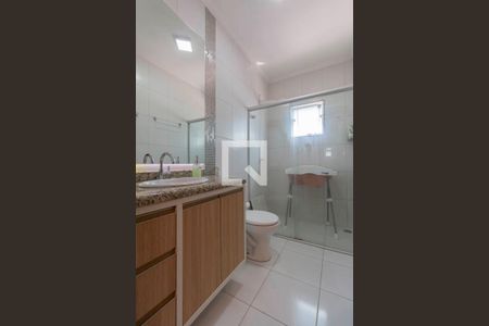 Casa à venda com 150m², 3 quartos e 4 vagas Casa à venda com 150m², 3 quartos e 4 vagasBanheiro Suíte 1