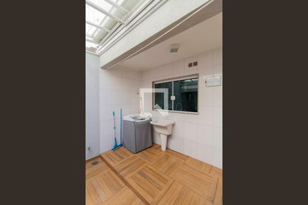 Casa à venda com 150m², 3 quartos e 4 vagas Casa à venda com 150m², 3 quartos e 4 vagasÁrea de Serviço