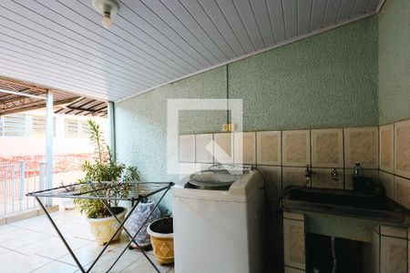 Casa à venda com 243m², 2 quartos e sem vagaÁrea de Serviço