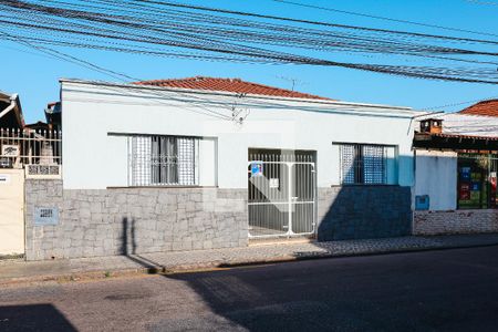 Casa à venda com 243m², 2 quartos e sem vagaFachada