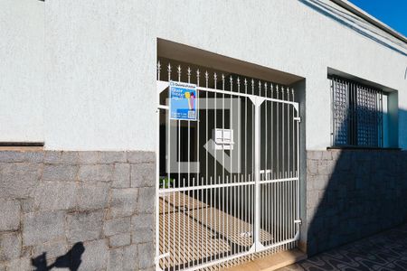 Casa à venda com 243m², 2 quartos e sem vagaFachada