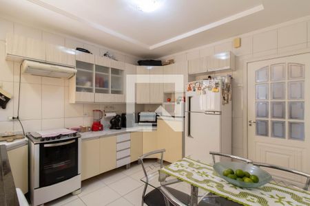 Casa à venda com 107m², 3 quartos e 2 vagasCozinha