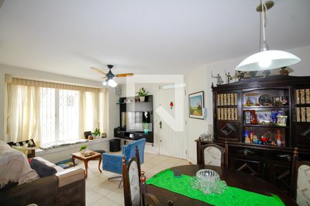 Sala de casa à venda com 3 quartos, 227m² em Santo Antônio, Porto Alegre