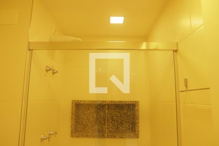 Banheiro de kitnet/studio para alugar com 1 quarto, 38m² em Vila Monte Alegre, São Paulo