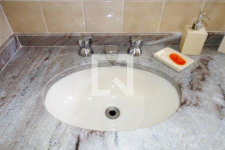 Casa à venda com 235m², 4 quartos e 2 vagasBanheiro Social