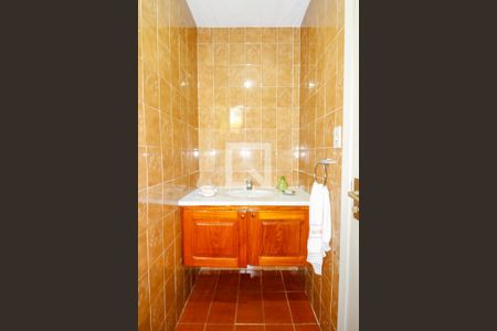 Casa à venda com 235m², 4 quartos e 2 vagasLavabo