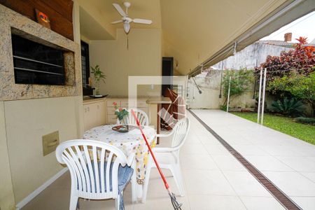 Casa à venda com 235m², 4 quartos e 2 vagasChurrasqueira