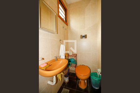 Casa à venda com 235m², 4 quartos e 2 vagasBanheiro de Serviço