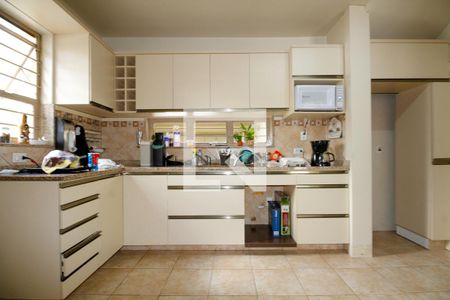 Casa à venda com 235m², 4 quartos e 2 vagasCozinha