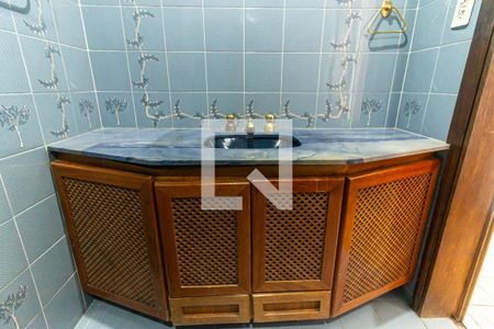 Apartamento à venda com 214m², 4 quartos e 1 vaga Apartamento à venda com 214m², 4 quartos e 1 vagaBanheiro