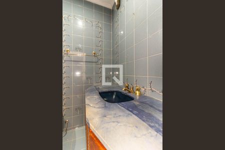 Apartamento à venda com 214m², 4 quartos e 1 vaga Apartamento à venda com 214m², 4 quartos e 1 vagaBanheiro