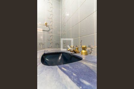 Apartamento à venda com 214m², 4 quartos e 1 vaga Apartamento à venda com 214m², 4 quartos e 1 vagaBanheiro