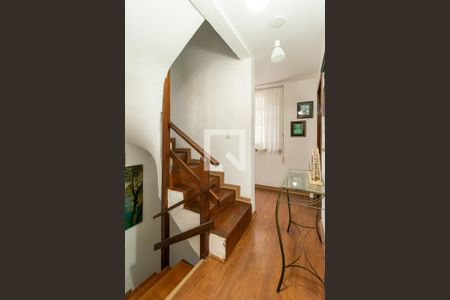 Casa para alugar com 180m², 4 quartos e 1 vagaEscada