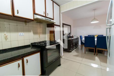 Casa para alugar com 180m², 4 quartos e 1 vagaCozinha - Armários