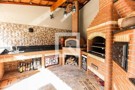 Casa à venda com 250m², 2 quartos e 4 vagas Casa à venda com 250m², 2 quartos e 4 vagasPiscina - Churrasqueira