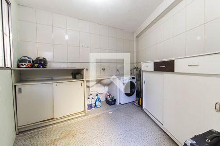 Casa à venda com 250m², 2 quartos e 4 vagas Casa à venda com 250m², 2 quartos e 4 vagasÁrea de Serviço