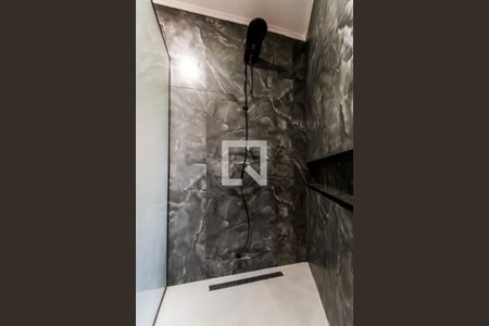 Casa à venda com 250m², 2 quartos e 4 vagas Casa à venda com 250m², 2 quartos e 4 vagasBanheiro do Salão