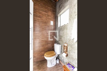 Casa à venda com 250m², 2 quartos e 4 vagas Casa à venda com 250m², 2 quartos e 4 vagasBanheiro Externo