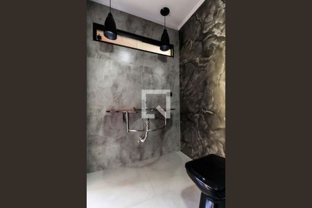 Casa à venda com 250m², 2 quartos e 4 vagas Casa à venda com 250m², 2 quartos e 4 vagasBanheiro do Salão