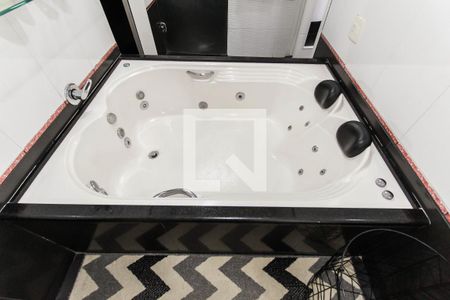 Casa à venda com 250m², 2 quartos e 4 vagas Casa à venda com 250m², 2 quartos e 4 vagasBanheiro da Suíte