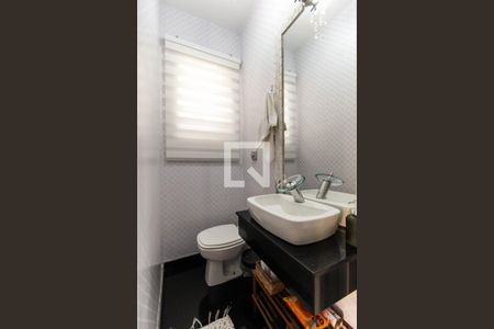 Casa à venda com 250m², 2 quartos e 4 vagas Casa à venda com 250m², 2 quartos e 4 vagasLavabo