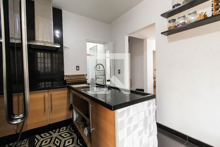 Casa à venda com 250m², 2 quartos e 4 vagas Casa à venda com 250m², 2 quartos e 4 vagasCozinha