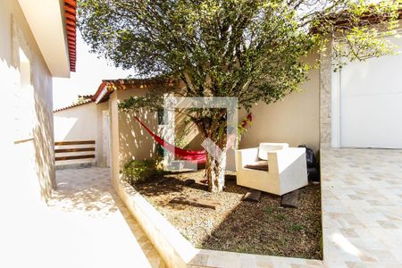 Casa à venda com 250m², 2 quartos e 4 vagas Casa à venda com 250m², 2 quartos e 4 vagasÁrea Externa