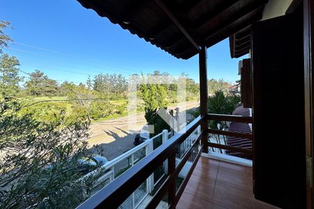 Casa à venda com 140m², 4 quartos e 2 vagasSuíte