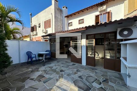 Casa à venda com 140m², 4 quartos e 2 vagasQuintal