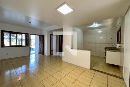 Sala de casa à venda com 4 quartos, 140m² em Hípica, Porto Alegre